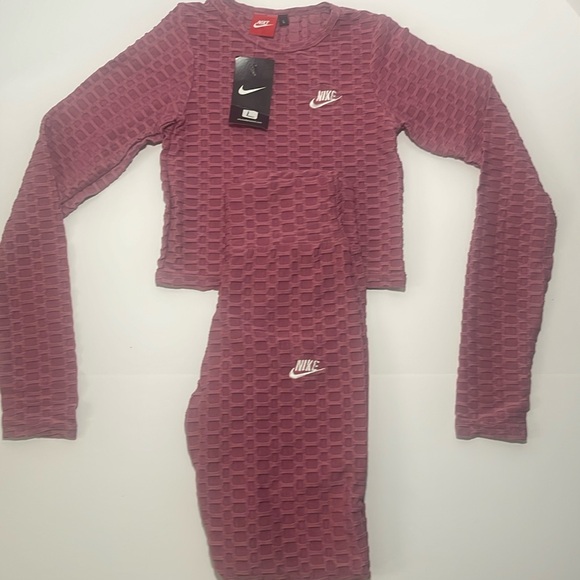 Nike Tops - Women’s Nike Outfit